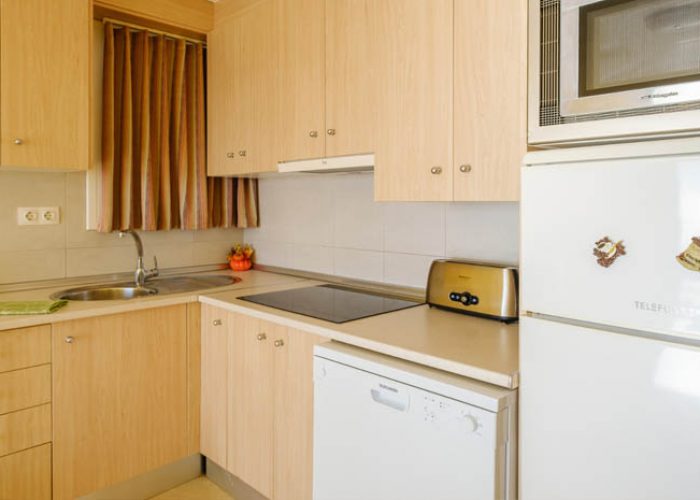 apartamento-alquiler-costa-dorada-cocina